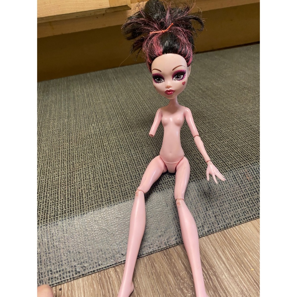 Monster High Draculaura Doll 2008 Gen 1 Mattel Pink Vampire for Parts Custom DIY - Picture 3 of 10